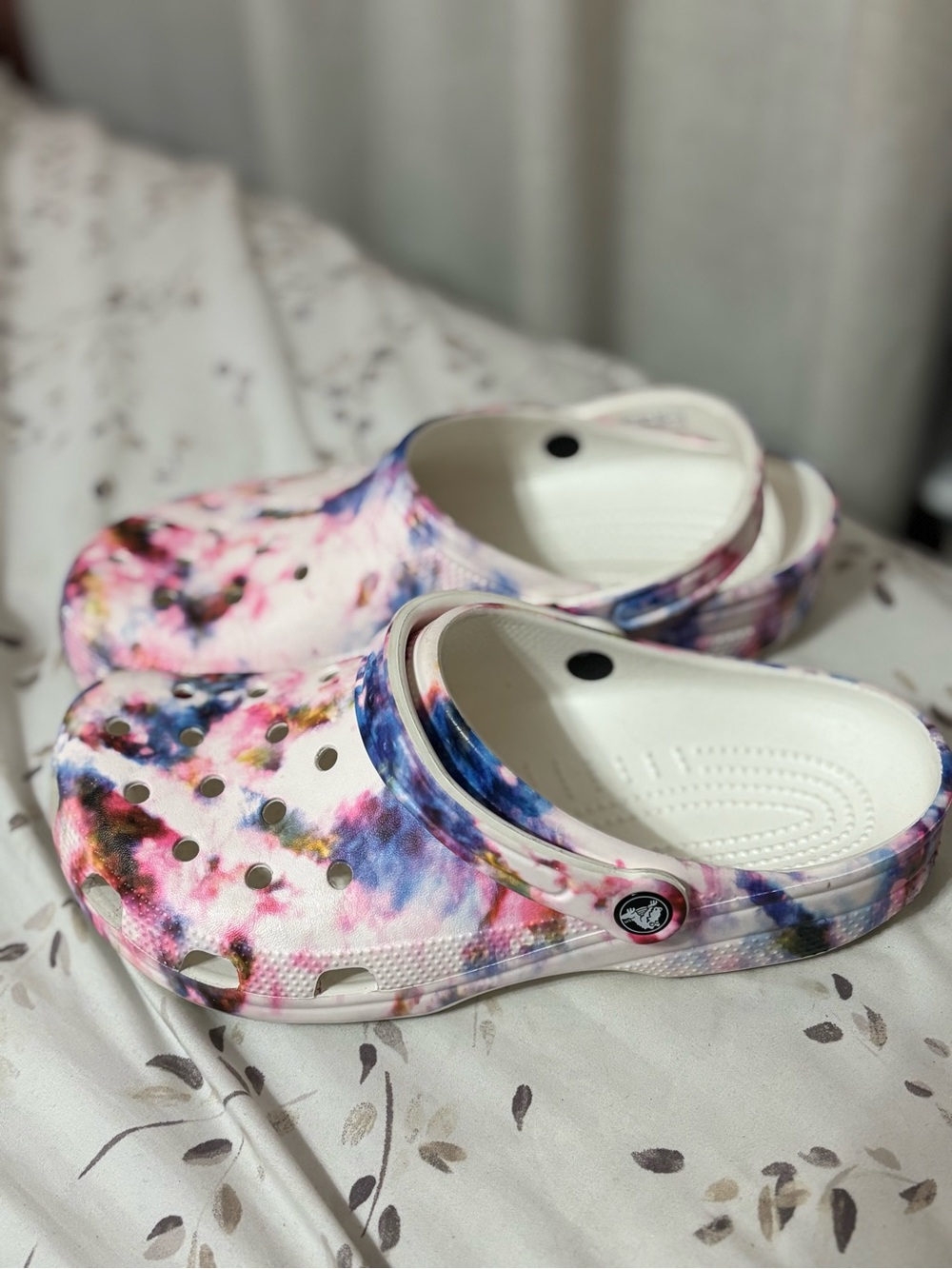 Tie-Dye Pattern Slip-On Clogs - Pink Blue White